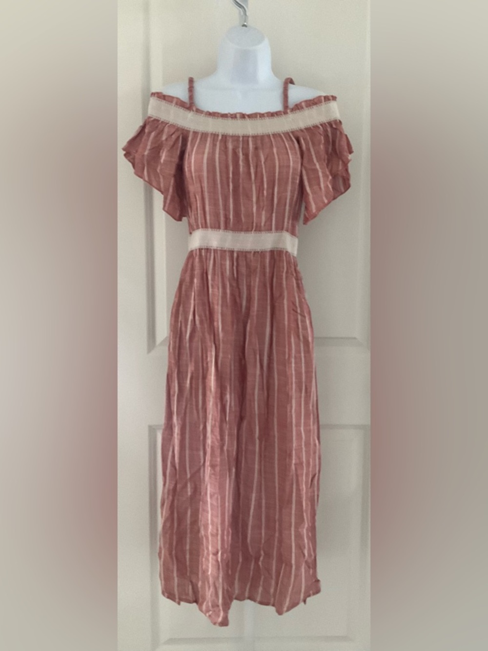 V By Violet Weekend Off Shoulder Sundress.
Size Small.